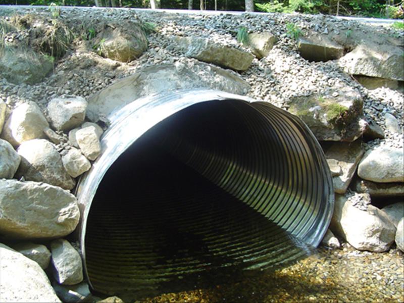 Corrugated metal pipe culvert